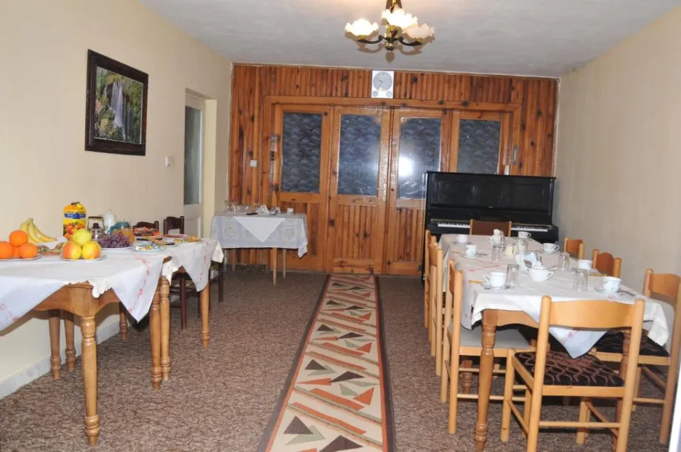 Dhoma e mëngjesit 4