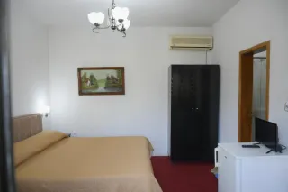 Dhomë dyshe me banjo private